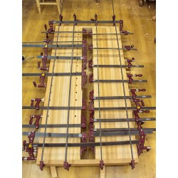 Dugattyús szorító