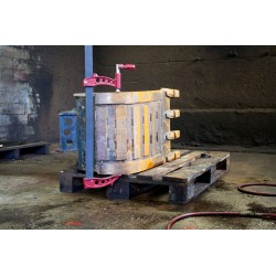 Dugattyús szorító