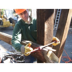 Dugattyús szorító